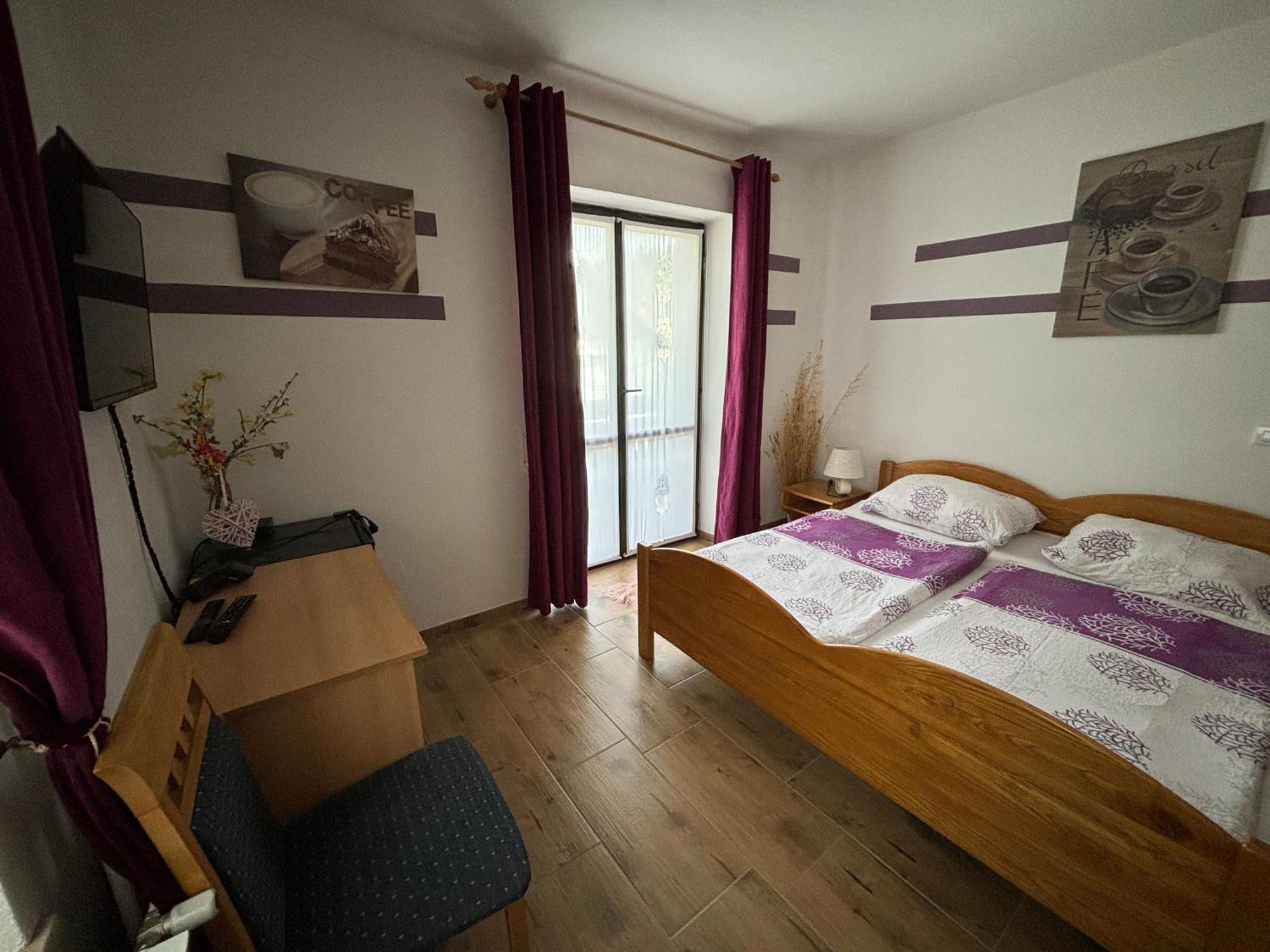 Guest House Kmecki Hram Fortuna Idrija Ngoại thất bức ảnh