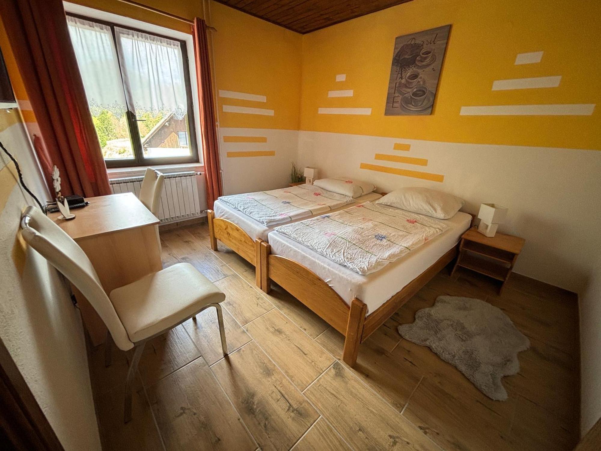 Guest House Kmecki Hram Fortuna Idrija Ngoại thất bức ảnh